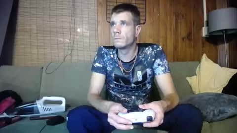 Snapshot of gizmomaster chatting on October 13, 2025, 6:19 pm dutch rave guy c2c dutch online show from October 13, 2025, 6:19 pm