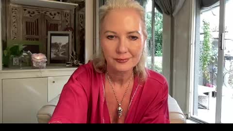 Gl1tter Barbie online show from April 15, 2026, 12:12 pm