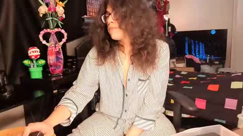 Snapshot of glaceon9 chatting on February 14, 2025, 11:31 am glaceon9 online show from February 14, 2025, 11:31 am