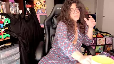 glaceon9 online show from February 11, 2026, 5:56 am