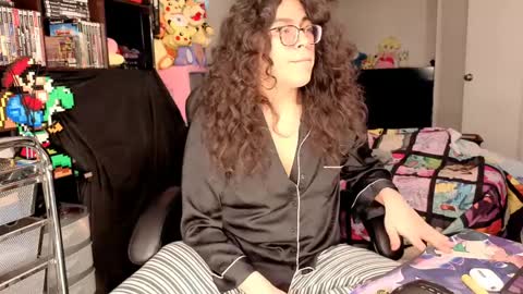 glaceon9 online show from April 10, 2026, 9:25 am