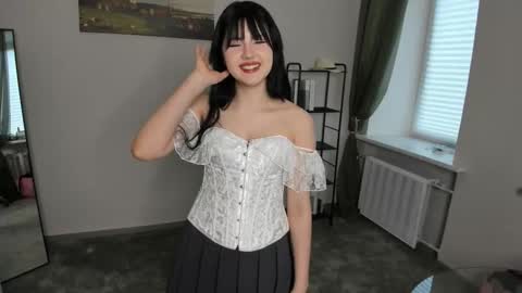 Snapshot of glad2be_yours chatting on November 21, 2025, 9:19 am Shine online show from November 21, 2025, 9:19 am