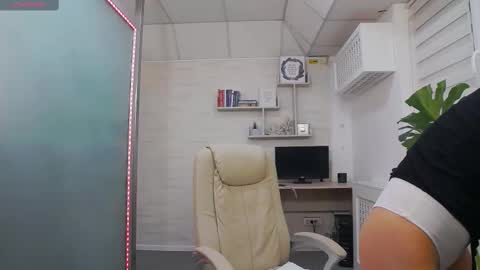       online show from March 2, 2025, 6:37 am