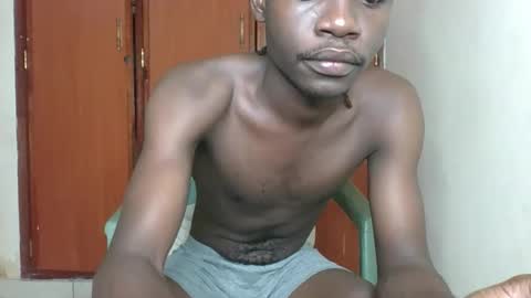 Snapshot of glane_ chatting on November 26, 2025, 11:22 am James online show from November 26, 2025, 11:22 am