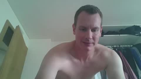 Snapshot of glen_1987 chatting on April 16, 2026, 12:06 pm Mike 1987 online show from April 16, 2026, 12:06 pm