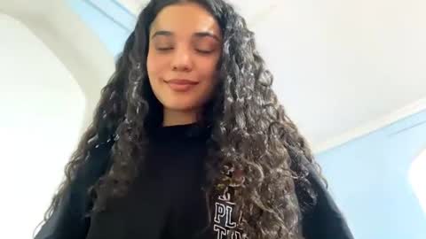 Elly online show from July 26, 2026, 7:04 am