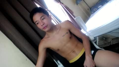 glenndou_daxs online show from December 5, 2025, 6:11 am