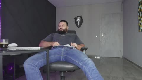 Matthew .. for short call me Matt online show from December 4, 2025, 7:06 am