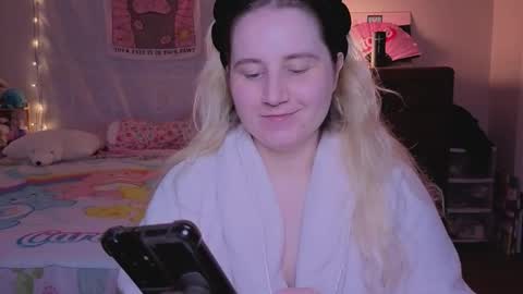 Snapshot of glitchwitch chatting on November 29, 2025, 10:02 pm Glitch online show from November 29, 2025, 10:02 pm