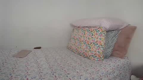 Snapshot of glitterwater chatting on February 3, 2026, 2:53 am suzy online show from February 3, 2026, 2:53 am