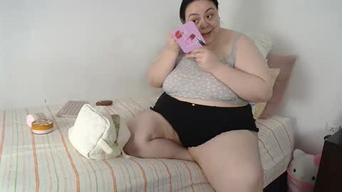 Snapshot of glitterwater chatting on March 29, 2026, 2:11 am suzy online show from March 29, 2026, 2:11 am