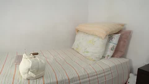 Snapshot of glitterwater chatting on April 3, 2026, 2:20 am suzy online show from April 3, 2026, 2:20 am