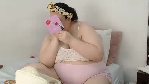 Snapshot of glitterwater chatting on May 9, 2026, 2:28 am suzy online show from May 9, 2026, 2:28 am