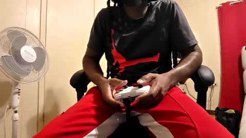 Snapshot of glomightyj chatting on January 19, 2026, 6:17 am glomightyj online show from January 19, 2026, 6:17 am