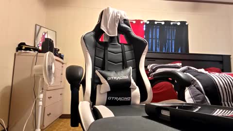 Snapshot of glomightyj chatting on March 25, 2026, 10:16 pm glomightyj online show from March 25, 2026, 10:16 pm