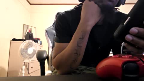 Snapshot of glomightyj chatting on April 20, 2026, 3:53 am glomightyj online show from April 20, 2026, 3:53 am