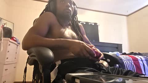 Snapshot of glomightyj chatting on May 12, 2026, 7:44 pm glomightyj online show from May 12, 2026, 7:44 pm