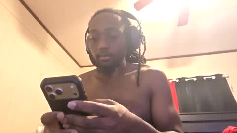 Snapshot of glomightyj chatting on May 16, 2026, 4:17 pm glomightyj online show from May 16, 2026, 4:17 pm