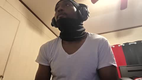 glomightyj online show from May 18, 2026, 7:41 pm