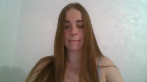 Snapshot of gloria954807 chatting on June 6, 2026, 8:24 pm gloria954807 online show from June 6, 2026, 8:24 pm