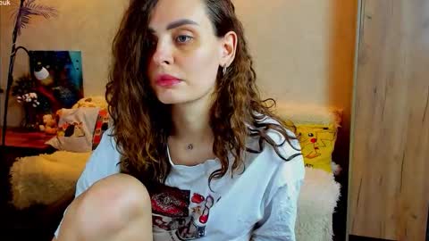 Gloria Wood online show from November 6, 2025, 6:20 pm