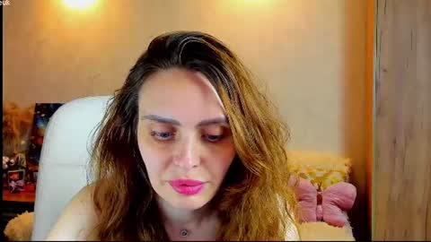 Gloria Wood online show from July 18, 2026, 9:18 pm