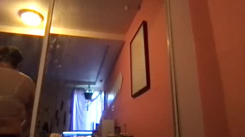 Snapshot of glow92 chatting on September 23, 2025, 7:39 pm Glow Goddess online show from September 23, 2025, 7:39 pm