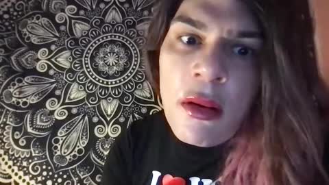 Snapshot of glow92 chatting on September 30, 2025, 4:23 pm Glow Goddess online show from September 30, 2025, 4:23 pm