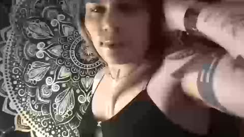 Snapshot of glow92 chatting on October 10, 2025, 1:43 pm Glow Goddess online show from October 10, 2025, 1:43 pm