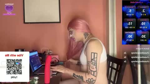 Snapshot of glow92 chatting on October 14, 2025, 9:43 am Glow Goddess online show from October 14, 2025, 9:43 am