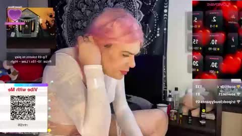 Snapshot of glow92 chatting on October 19, 2025, 8:48 am Glow Goddess online show from October 19, 2025, 8:48 am