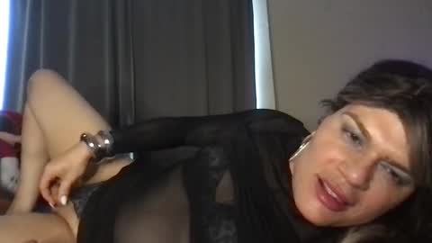 Snapshot of glow92 chatting on November 5, 2025, 4:51 pm Glow Goddess online show from November 5, 2025, 4:51 pm