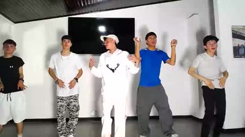 THOMAS AND DAMIAND online show from September 19, 2025, 6:08 pm