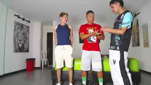 THOMAS AND DAMIAND online show from March 8, 2026, 8:12 pm