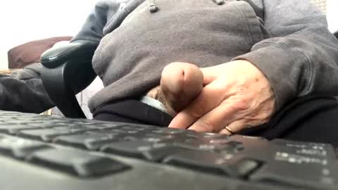 gngnxxx online show from February 17, 2025, 1:42 pm