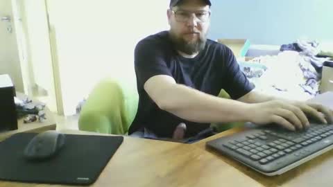 gnik_labinnah online show from March 24, 2026, 4:01 pm