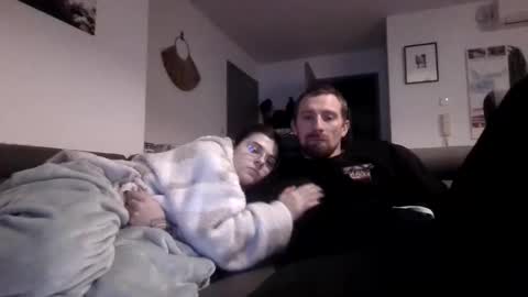 Snapshot of gnl_ chatting on December 17, 2025, 8:15 pm gnl_ online show from December 17, 2025, 8:15 pm