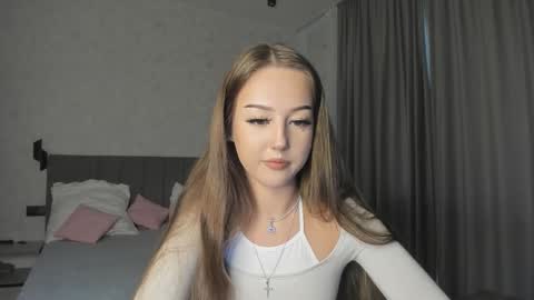 Lina online show from November 1, 2025, 8:38 am