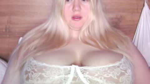 Snapshot of goddess__persephone chatting on February 15, 2026, 6:15 pm Rose online show from February 15, 2026, 6:15 pm