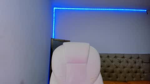 Ariluz online show from December 21, 2024, 9:58 pm