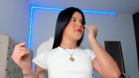 Ariluz online show from February 3, 2025, 7:31 pm