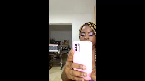 Snapshot of goddess_carrie chatting on February 15, 2026, 5:04 am GoddessCarrie online show from February 15, 2026, 5:04 am