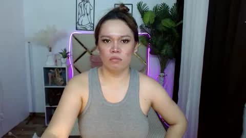 Snapshot of goddess_lykafox chatting on April 23, 2026, 2:35 am Lyka Fox online show from April 23, 2026, 2:35 am
