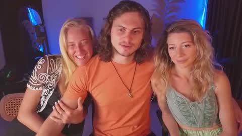   330 UTC2 girls   online show from February 19, 2025, 3:50 am