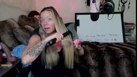 Patricia Mars           Goddess of Mars twitter thegoddessmindy online show from September 16, 2025, 3:13 pm