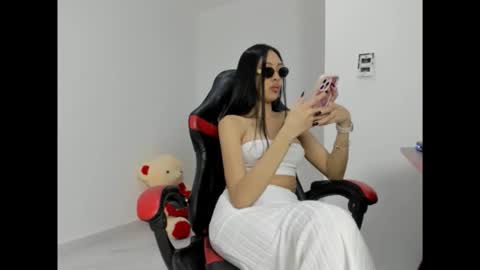 Snapshot of goddess_of_pigs chatting on March 31, 2026, 4:02 am goddess_of_pigs online show from March 31, 2026, 4:02 am