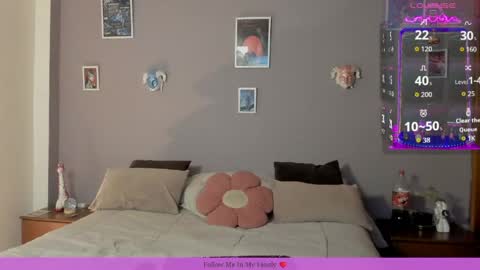 Snapshot of goddess_of_the_moon chatting on April 4, 2026, 7:11 pm Andreas Moon online show from April 4, 2026, 7:11 pm