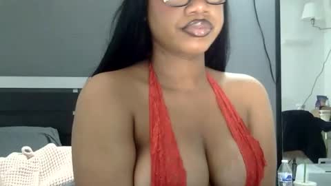 Snapshot of goddessdaisysky chatting on February 15, 2026, 6:43 am Goddess Daisy Sky online show from February 15, 2026, 6:43 am
