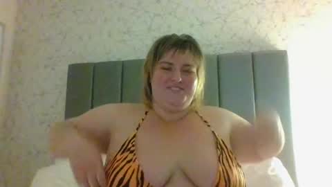 Snapshot of goddessee chatting on June 13, 2026, 7:28 am GoddesseE online show from June 13, 2026, 7:28 am