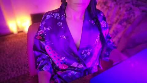 Snapshot of goddessmaenyc chatting on November 26, 2025, 2:34 am Goddess Mae NYC online show from November 26, 2025, 2:34 am